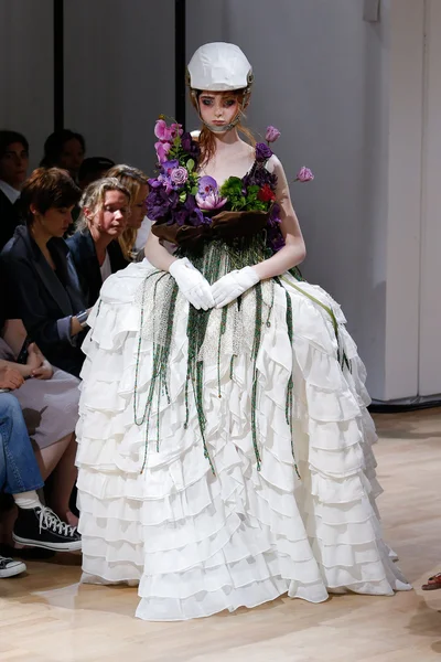 Look 50